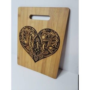 Love in the Kitchen: Heart-Shaped Cutting Board with Intrigued Design